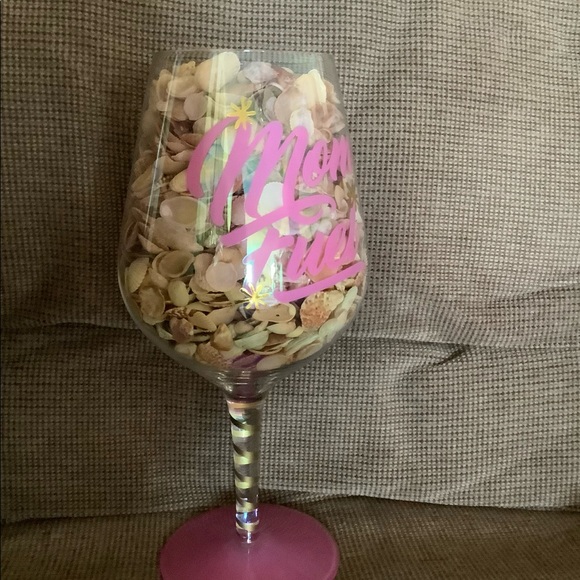 Hawaiian seashells - Picture 1 of 3